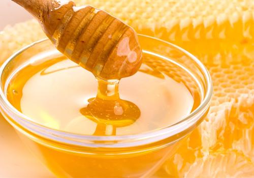 蜂蜜吃多了会得糖尿病吗（蜂蜜吃多了会导致糖尿病吗）