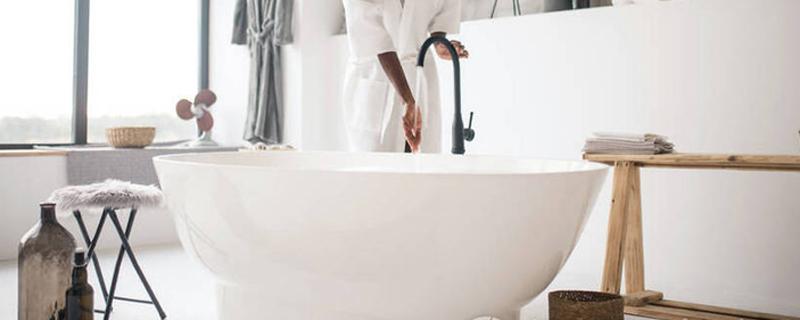 艾草泡澡的作用与功效 艾草泡澡的作用与功效泡澡减肥最佳方法