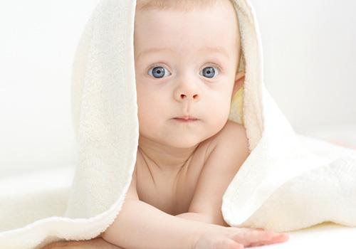 宝宝皮肤干燥是什么原因 宝宝皮肤干燥是什么原因导致的