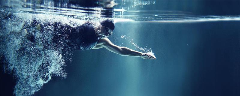 游泳抽筋的自救方法 游泳抽筋的自救方法视频
