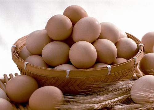 高血压能吃鸡蛋吗（高血压能吃鸡蛋吗一天吃几个合适）