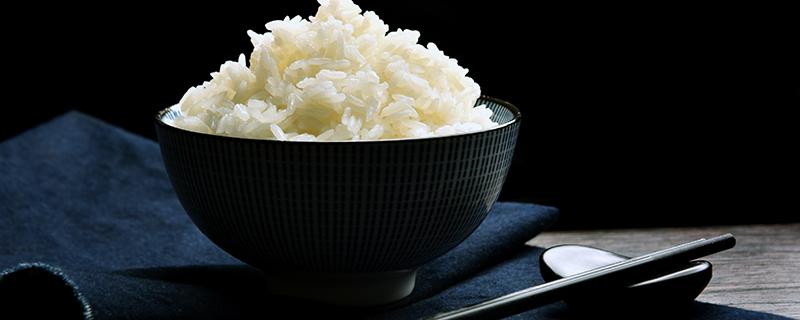 蒸米饭的米可以泡8个小时吗 米饭泡12小时再蒸饭会怎样