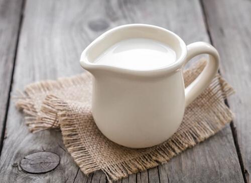 喝牛奶助眠，或许只是心理作用 为什么牛奶有助眠的作用