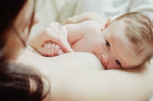 宝宝吃母乳有什么好处 宝宝吃母乳的好处