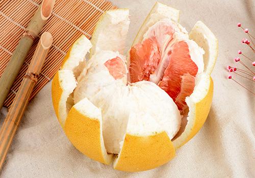 柚子皮烧成灰的作用 柚子皮烧成灰的功效与作用