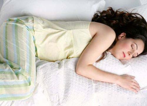 睡觉流口水是怎么回事 睡觉总流口水是什么原因