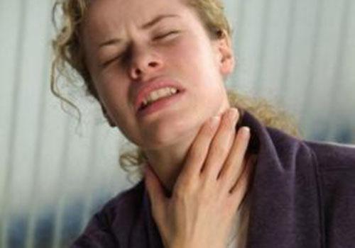 打哈欠喉咙痛怎么回事为什么打哈欠喉咙痛