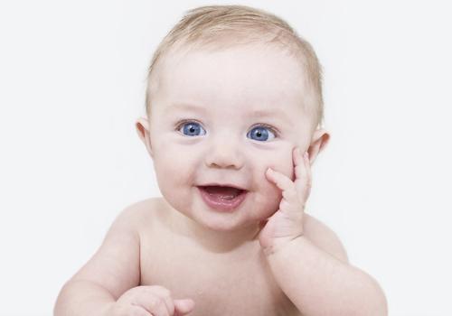 怎么看宝宝缺不缺钙 怎么看宝宝缺不缺钙铁锌