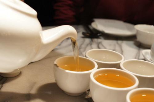 晚上喝茶能减肥吗（减肥晚上可以喝茶吗?）