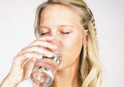 什么时候喝水能减肥 什么时候喝水利于减肥