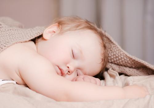 宝宝睡觉磨牙是什么原因引起的 7岁宝宝睡觉磨牙是什么原因引起的