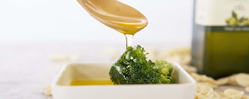 过期橄榄油的六大妙用 未开封的橄榄油过期还能吃吗