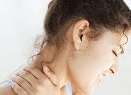 肩膀疼痛是什么原因 肩膀疼痛是什么原因引起的