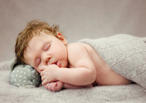 宝宝睡觉出汗多是什么原因（2岁宝宝睡觉出汗多是什么原因）