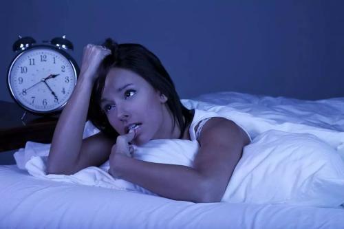长期失眠危害（长期失眠危害大,你是否也存在这些症状?）