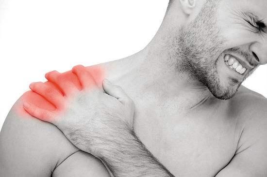 肩膀疼痛是什么原因 肩胛骨疼痛是什么原因引起的