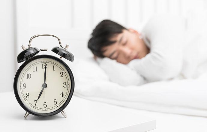 早睡觉有利于减肥吗（早睡对减肥有好处吗）