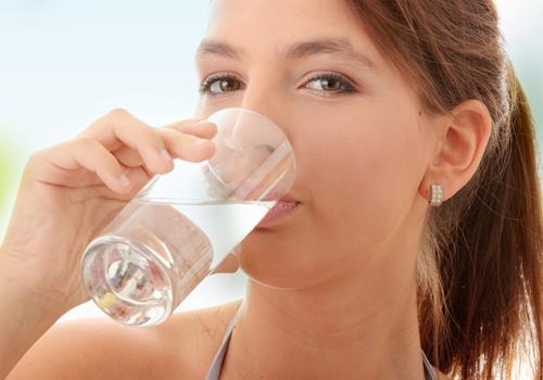 肝病患者每天喝多少水好 每天喝多少水对肝脏好