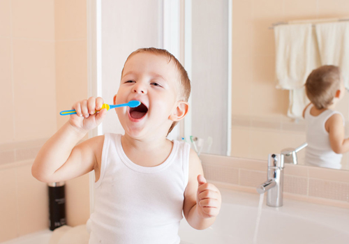刷牙前牙刷要沾水吗（刷牙前需要沾水吗）