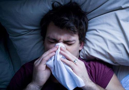 鼻炎是怎么引起的 鼻炎是怎么引起的 怎样治疗