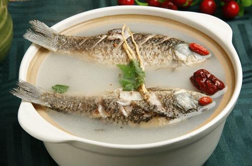 吃什么鱼能降低胆固醇（吃什么海鱼降低胆固醇效果最好）