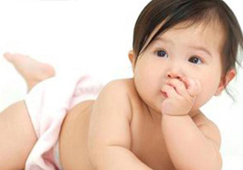 喝奶粉的宝宝一天要喝多少水（三个月喝奶粉的宝宝一天要喝多少水）