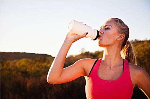 跑步需要补充什么营养 跑步需要补充什么营养推荐的饮料