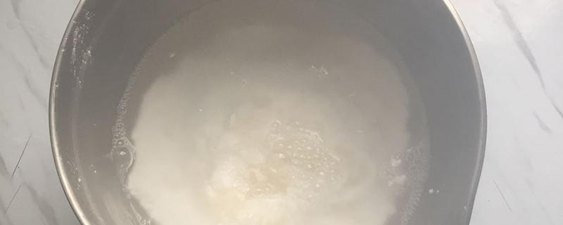 水烧开后有白色沉淀物是什么 净水器水烧开后有白色沉淀物是什么