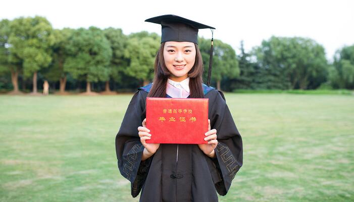 学士帽的正确戴法  学士帽怎么戴