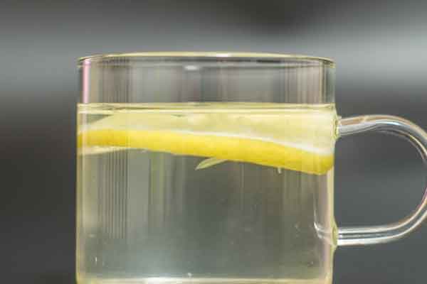 柠檬蜂蜜水的功效与作用  柠檬蜂蜜水的禁忌人群