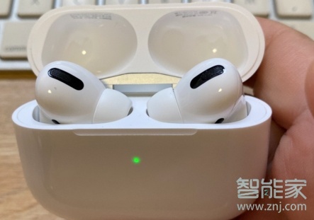 AirPods Pro怎么充电