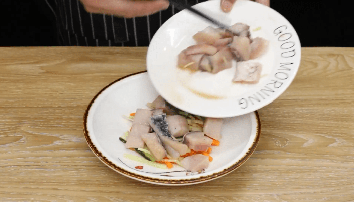 金华火腿蒸鱼腩的做法 金华火腿蒸鱼腩怎么做好吃