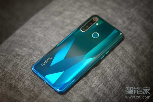 realme Q后盖是什么材质