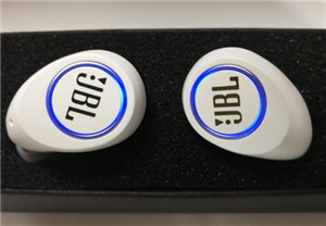 JBL FREE X蓝牙耳机的指示灯