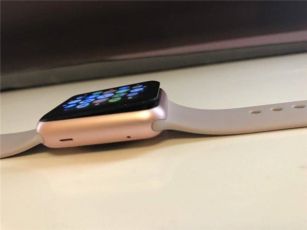 Apple Watch 2电池为什么会鼓包