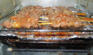 烤箱版烤羊肉串 简单粗暴烤箱版的烤羊肉串的做法步骤