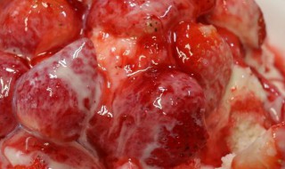 草莓牛奶冰 做草莓牛奶冰的步骤