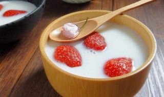草莓牛奶汁做法 草莓牛奶汁用哪种牛奶