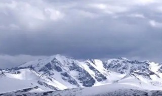 过雪山草地的歌词 过雪山草地的歌词赏析