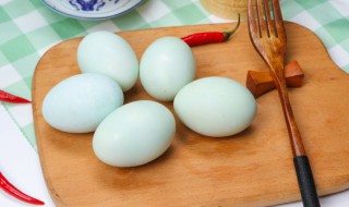 咸鸭蛋与鸭蛋营养价值 咸鸭蛋与鸭蛋有什么营养