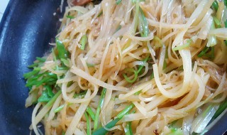 芹菜炒土豆丝的做法 芹菜炒土豆丝的简单做法