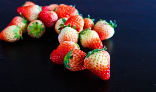 草莓长毛了还能吃吗 草莓如何存放