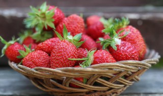 草莓一次性可以吃多少 草莓一天最多吃多少