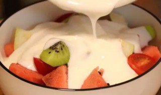 酸奶拌水果可以吃吗 酸奶拌水果是否可以吃