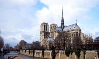 如何在“博物馆计划”观看“巴黎圣母院”全景 可以通过百度百科