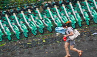 下雨天的心情经典句子适合发朋友圈的短句 适合雨天的说说