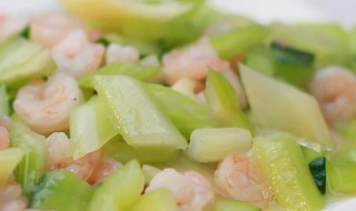 黄瓜炒干虾仁的做法 一道餐桌上常见的菜