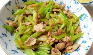 鸡胸肉炒芹菜怎么做简单窍门 鸡胸肉炒芹菜简单做法