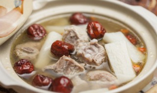 猪骨高汤的熬制方法及配料 猪骨高汤的熬制方法及配料是什么
