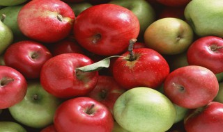 煮苹果水的功效与作用 煮苹果水的功效与作用简述